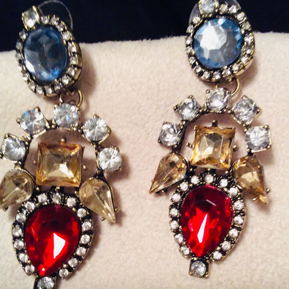 💥PRICE DROP💥 CRYSTAL EARRINGS